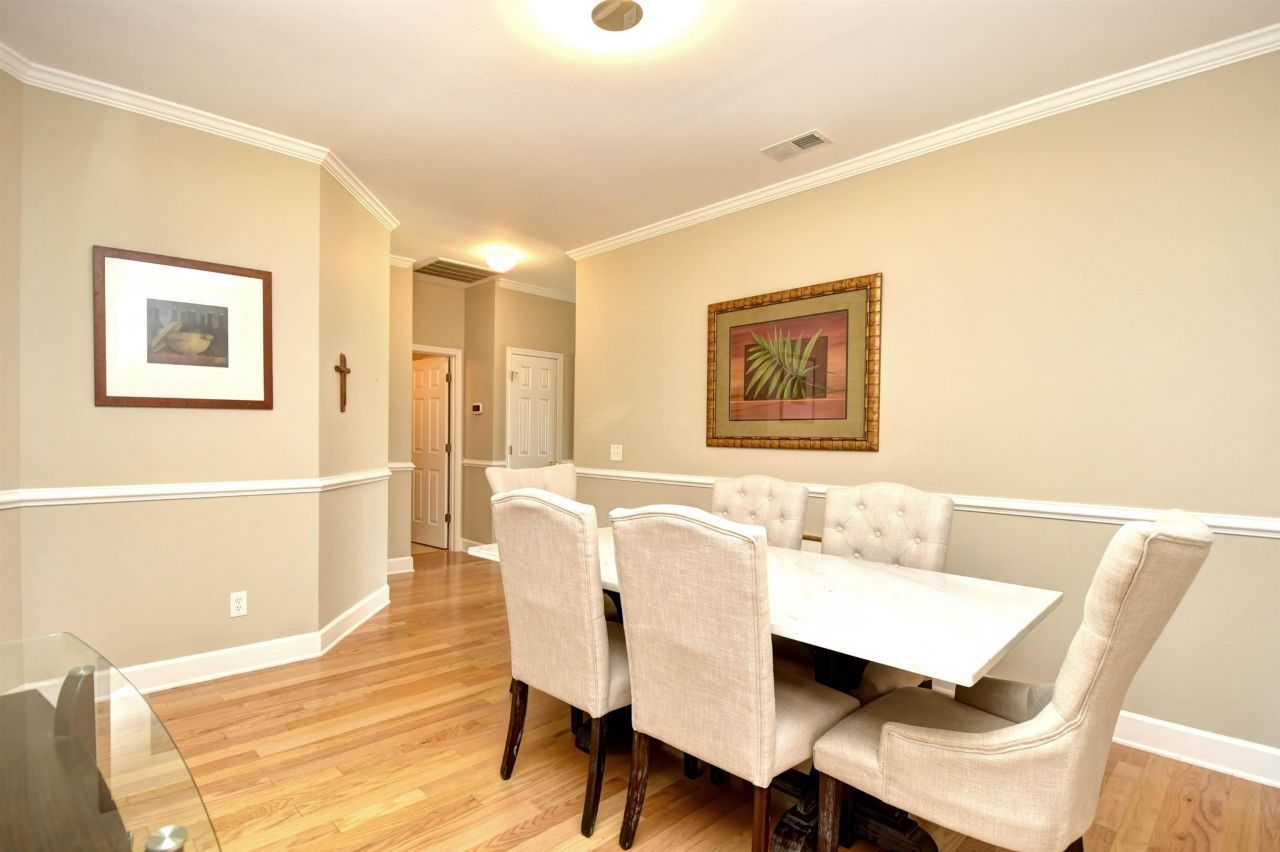 284 Viareggio Rd. Photo 11