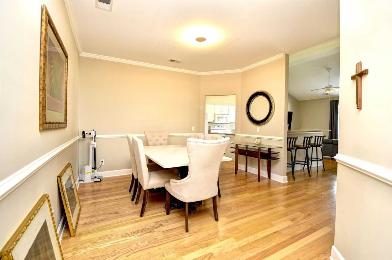 284 Viareggio Rd. Photo 12