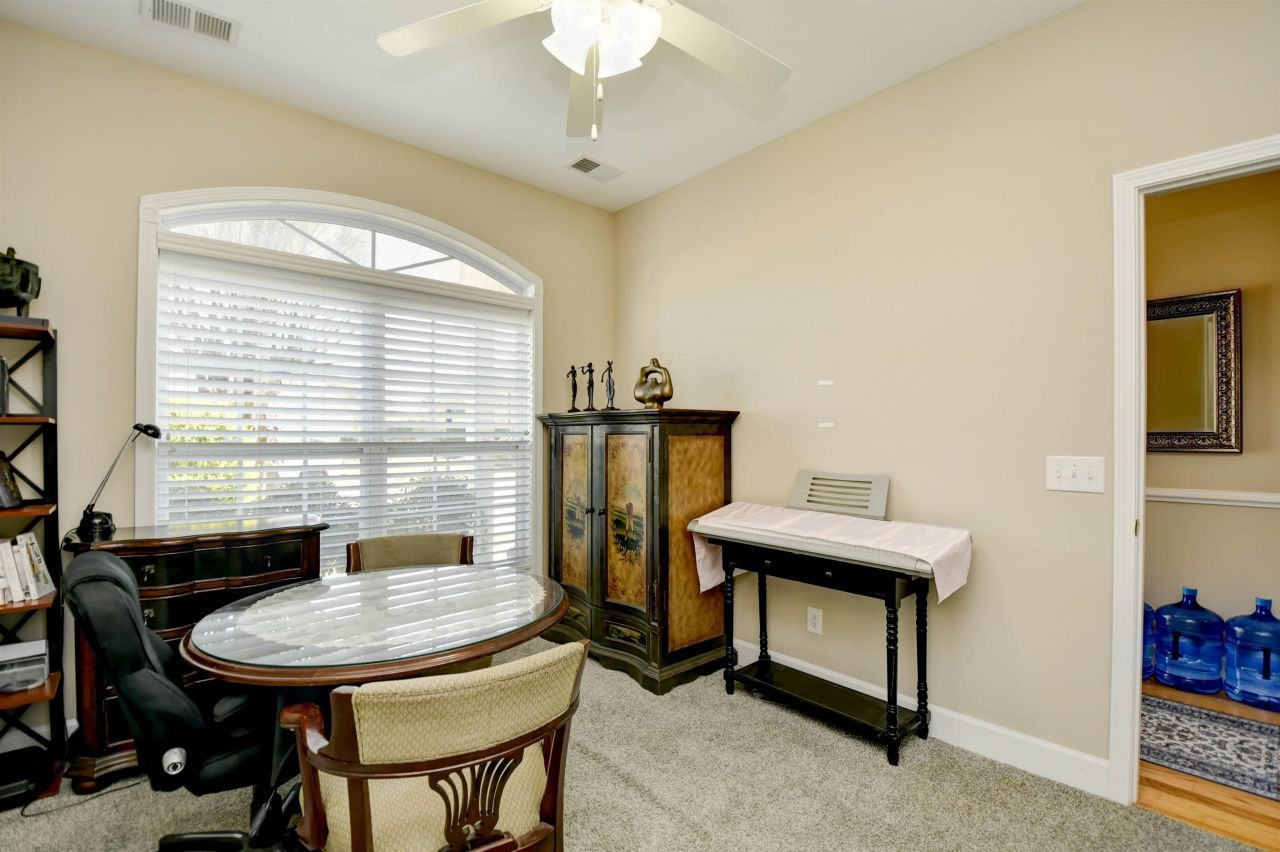 284 Viareggio Rd. Photo 14