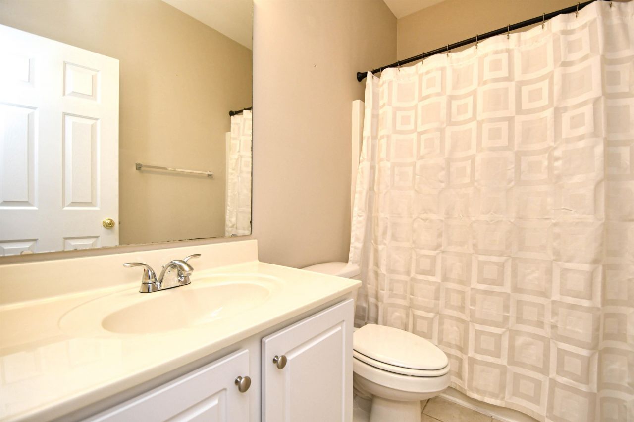 284 Viareggio Rd. Photo 16