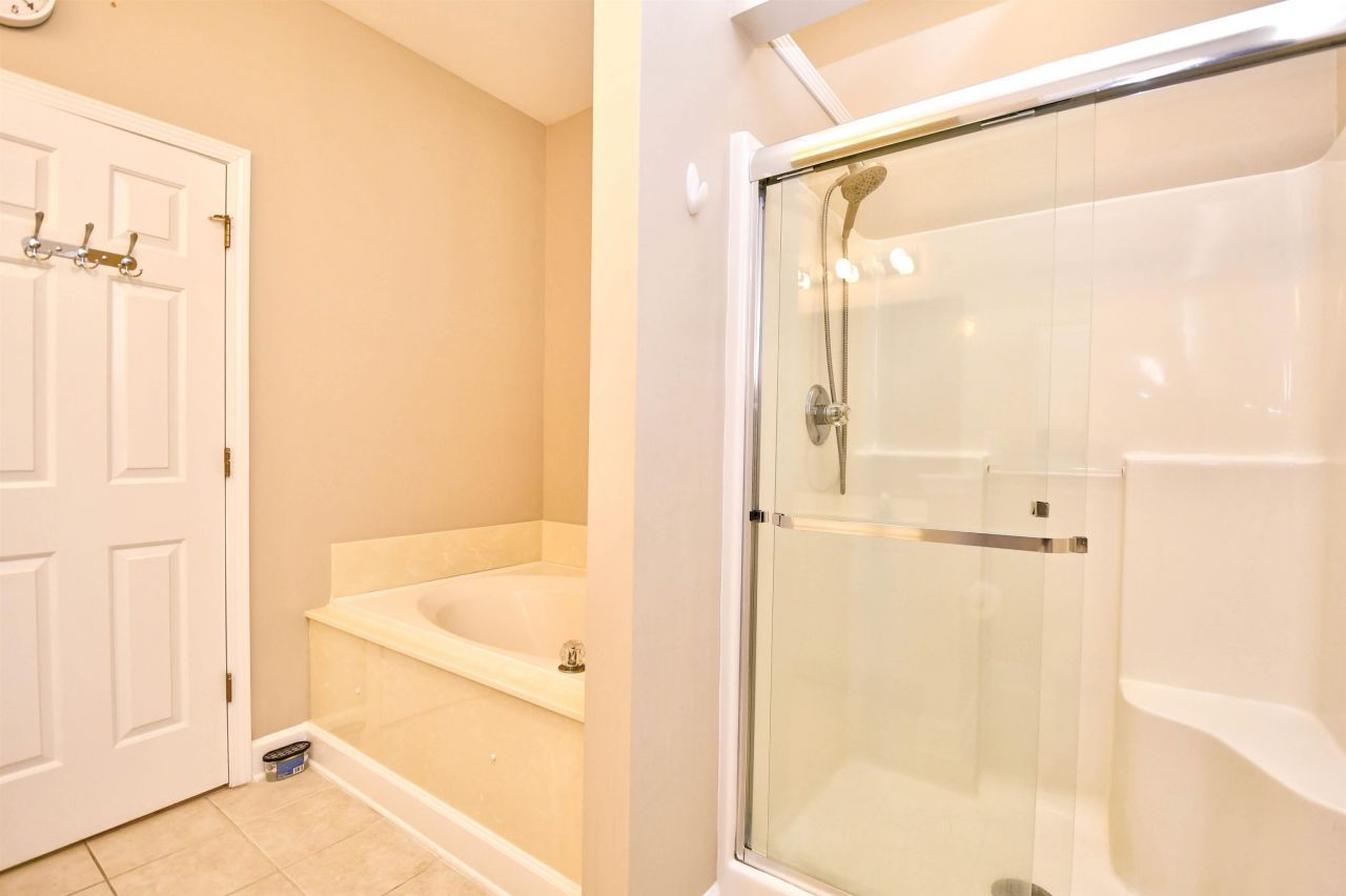 284 Viareggio Rd. Photo 21