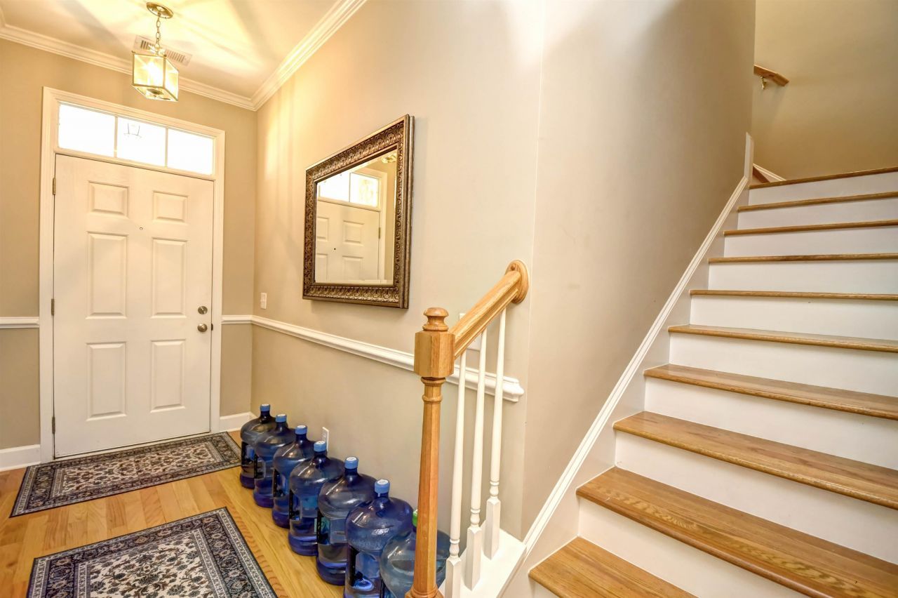 284 Viareggio Rd. Photo 22