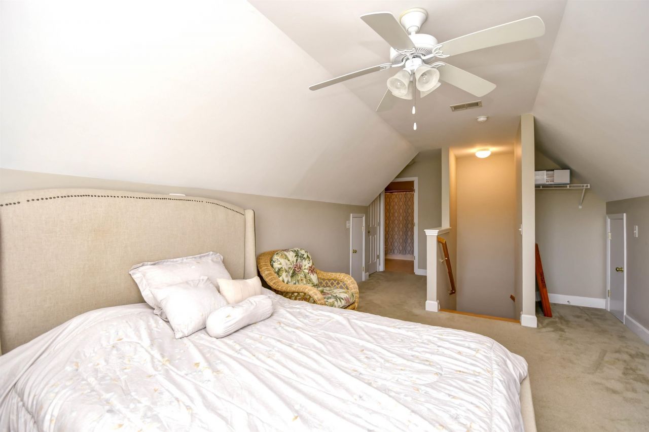 284 Viareggio Rd. Photo 25