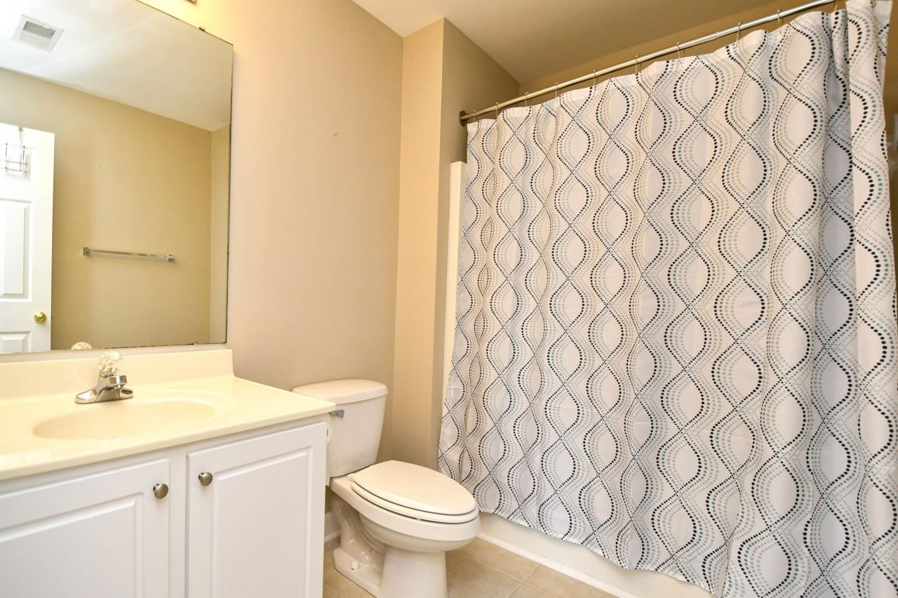 284 Viareggio Rd. Photo 26