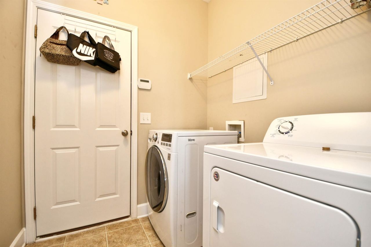 284 Viareggio Rd. Photo 27