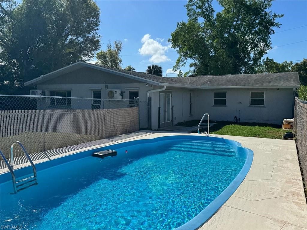 698 Muscogee Dr, North Fort Myers, FL 33903 Photo