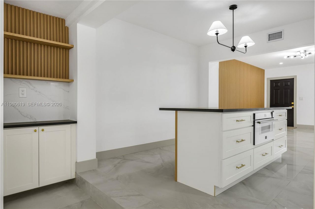 5410 SW 2nd, Miami, FL 33134 Photo