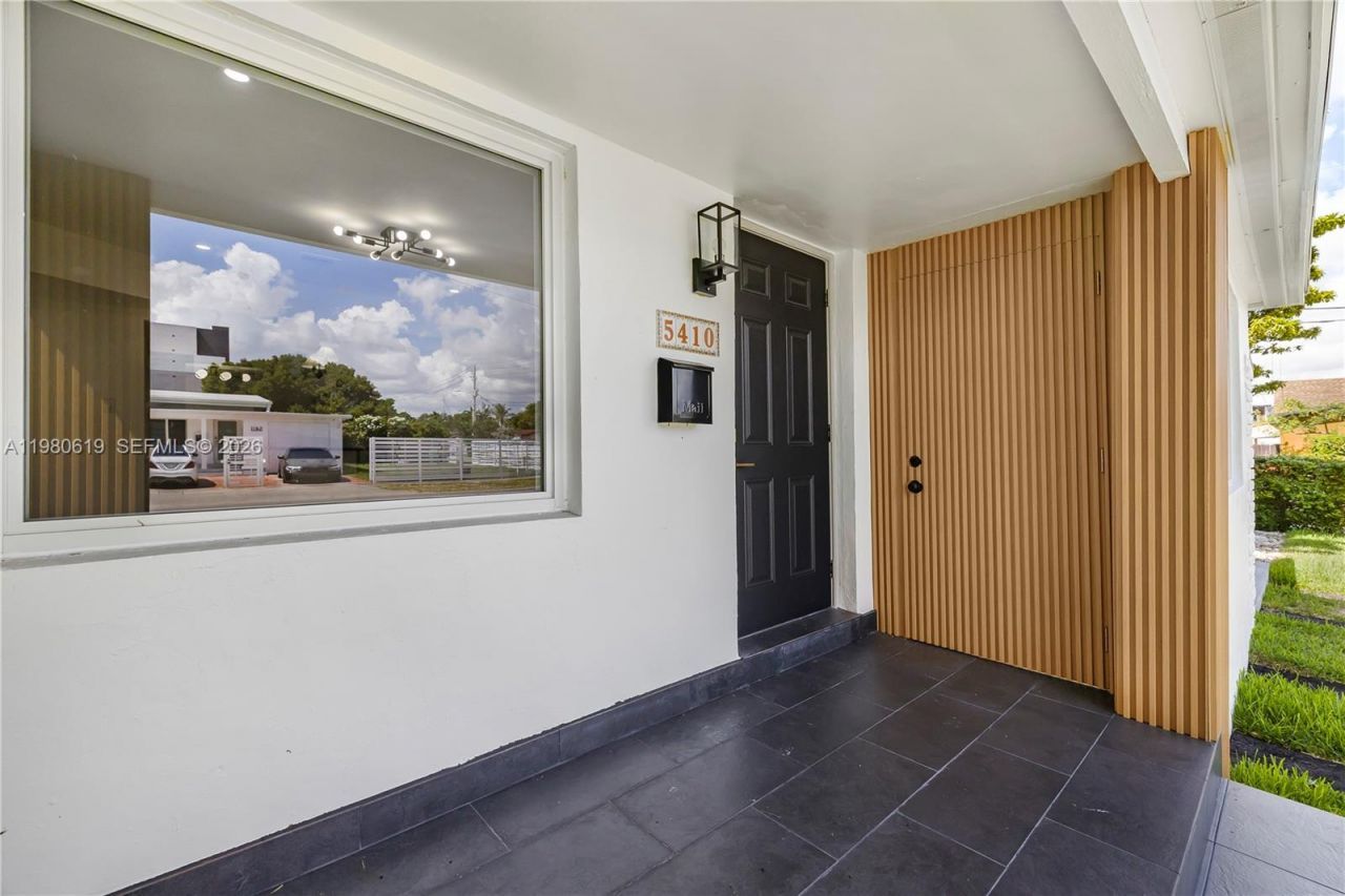 5410 SW 2nd, Miami, FL 33134 Photo