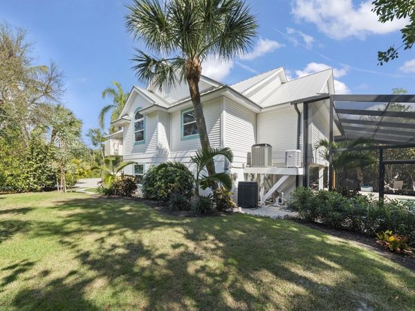 1089 Skiff Pl, Sanibel, FL 33957