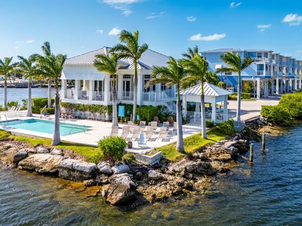 19 W Playa Largo Boulevard, KEY LARGO, FL 33037