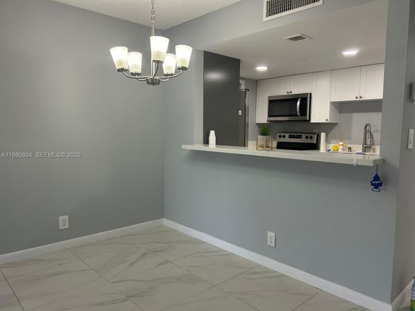 230 Lakeview Dr, Unit 209, Weston, FL 33326