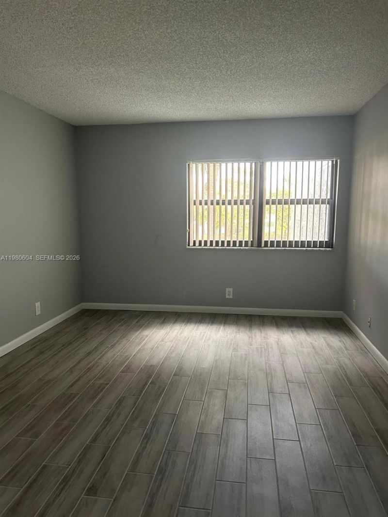 230 Lakeview Dr, Unit 209, Weston, FL 33326 Photo