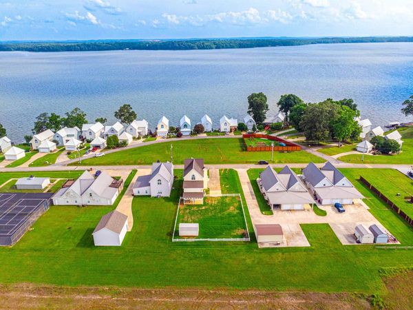 5329 Bay Village Dr, Athens, AL