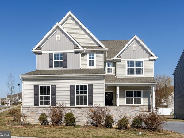 586 STOCKDALE DRIVE, LANCASTER, PA 17601