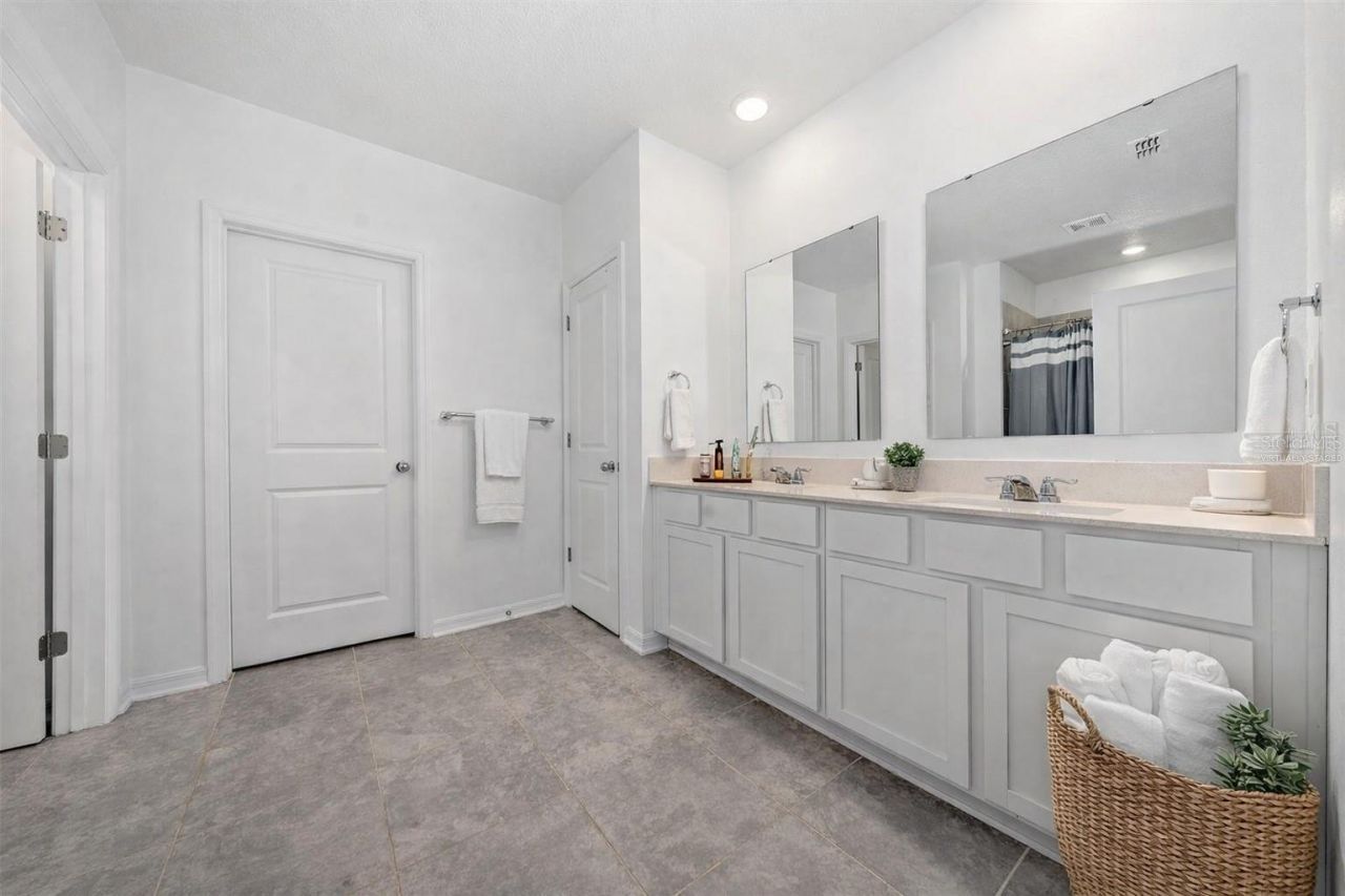 3977 Willowbrook Drive , Edgewater, FL 32141 Photo