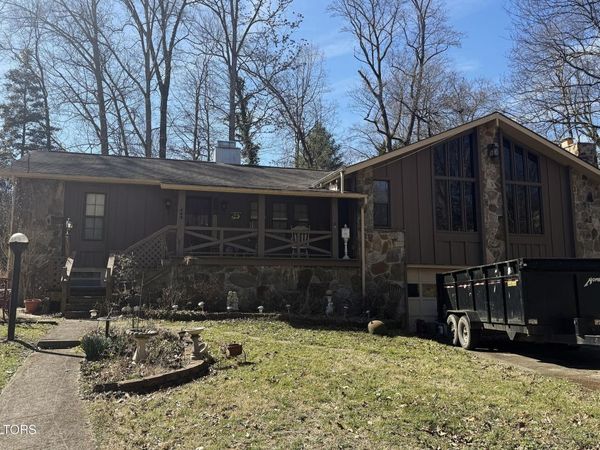 403 Delaware Ave, Oak Ridge, TN 37830