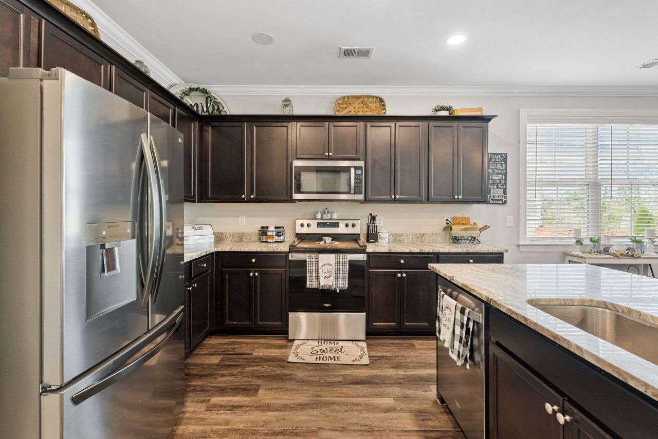 616 Black Pine Road Photo 10