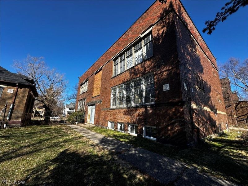 1075 E 74th Street, Cleveland, OH 44103 Photo 3