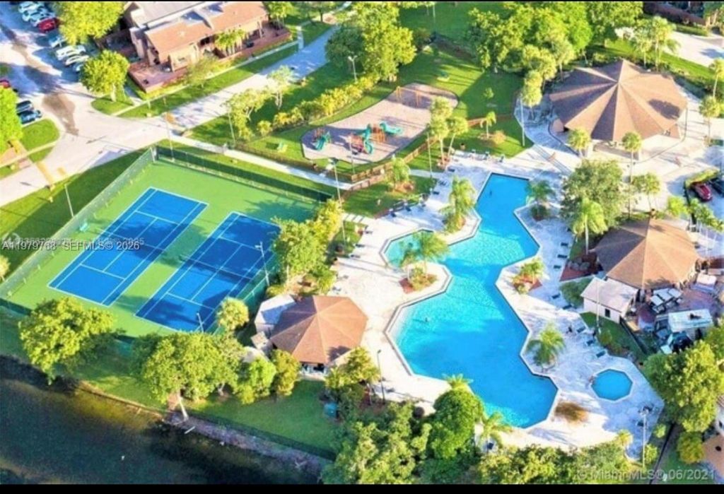 6936 SW 110th Ave , Miami, FL 33173 Photo