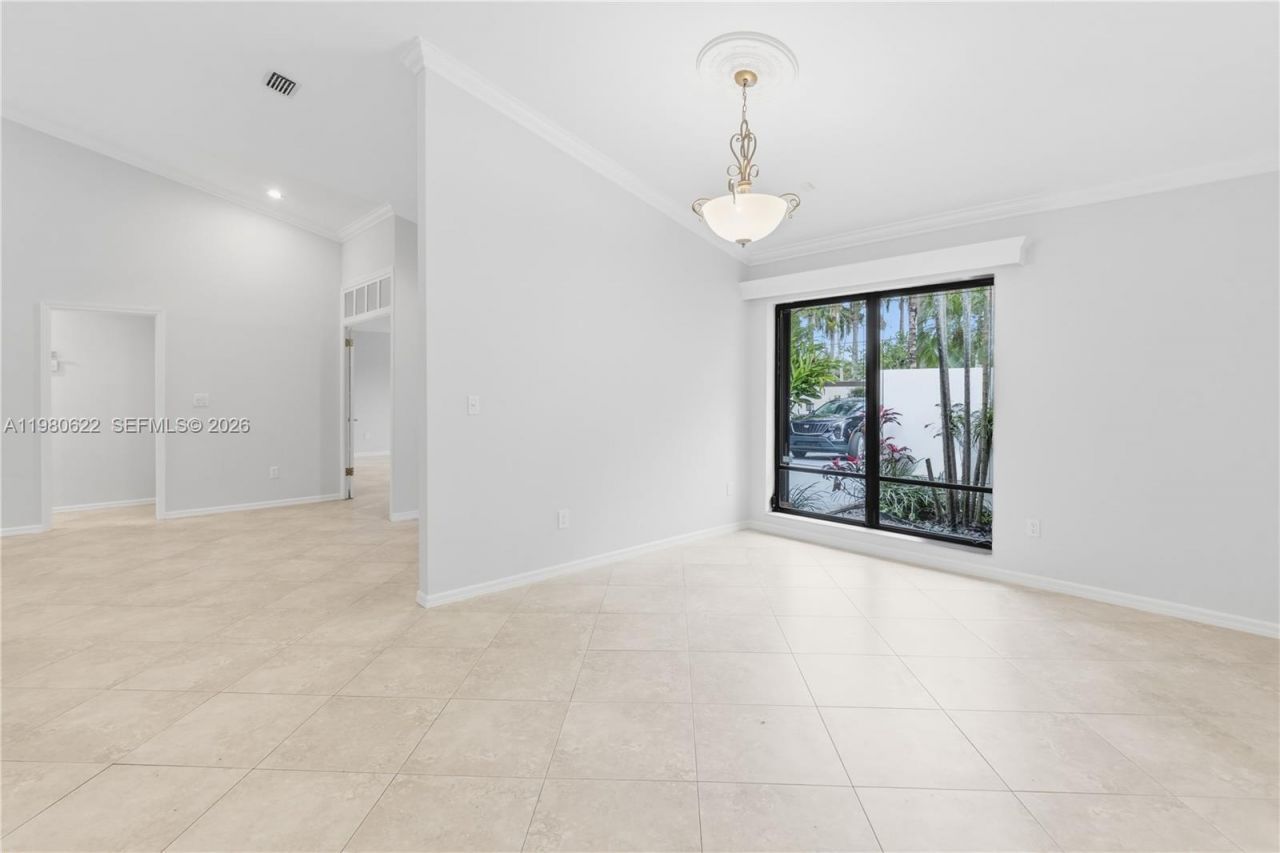 11028 SW 77th Ct Cir , Pinecrest, FL 33156 Photo