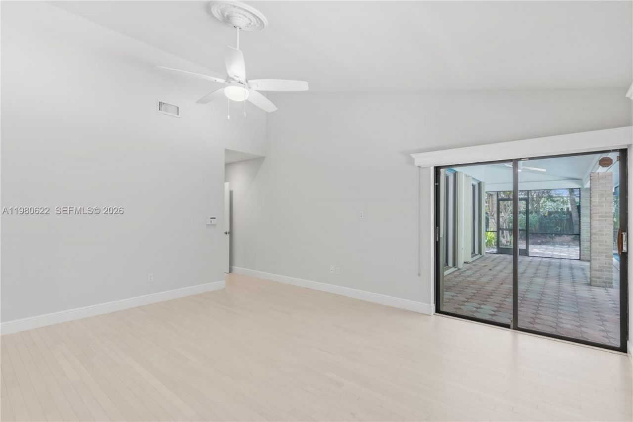 11028 SW 77th Ct Cir , Pinecrest, FL 33156 Photo