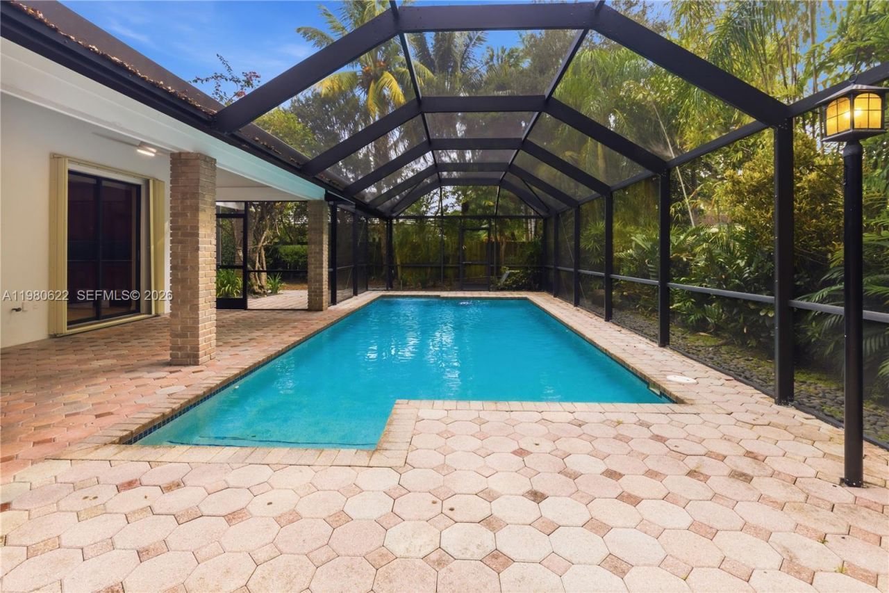 11028 SW 77th Ct Cir , Pinecrest, FL 33156 Photo