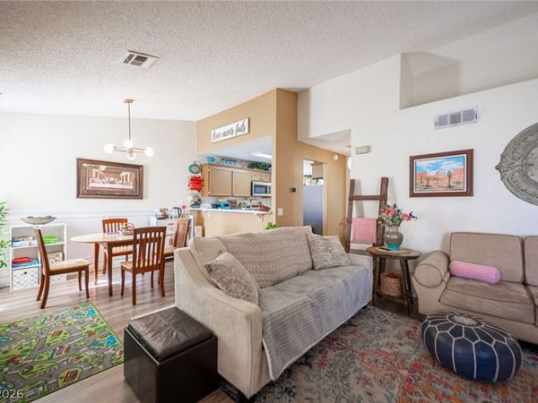 1800 Edmond Street, Unit 207, Las Vegas, NV 89146