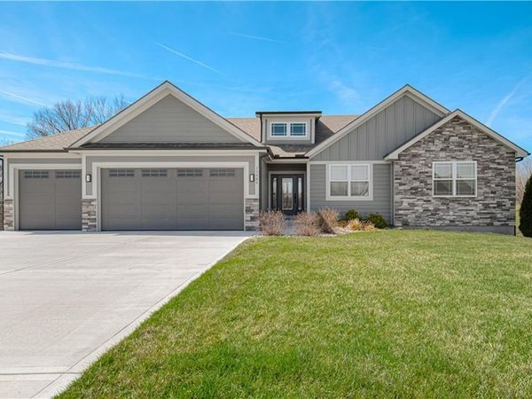13504 Oakridge Drive, Kearney, MO 64060