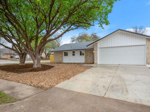 2100 Deadwood DR, Austin, TX 78744