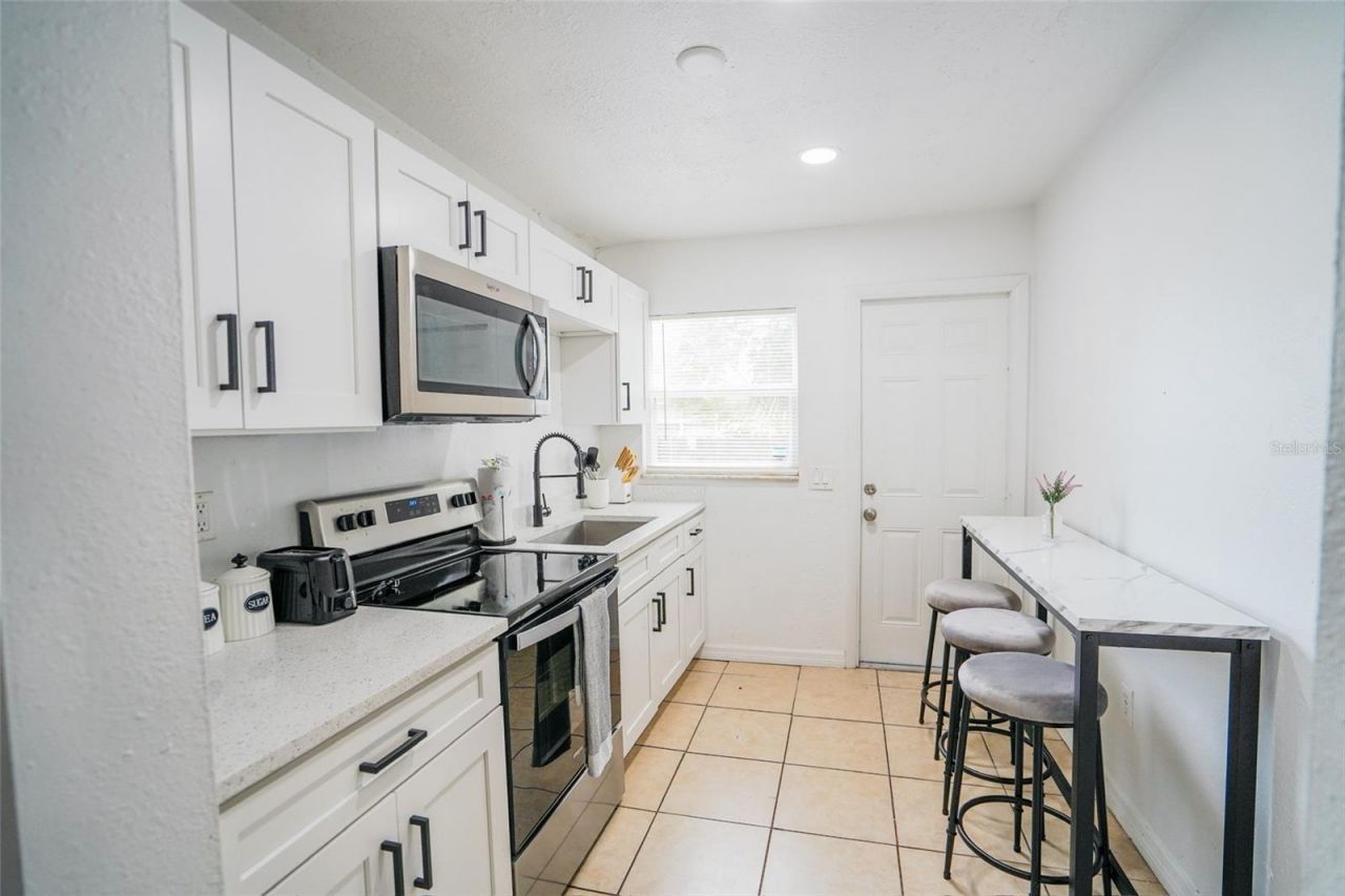 1361 29th Street S, Saint Petersburg, FL 33712 Photo