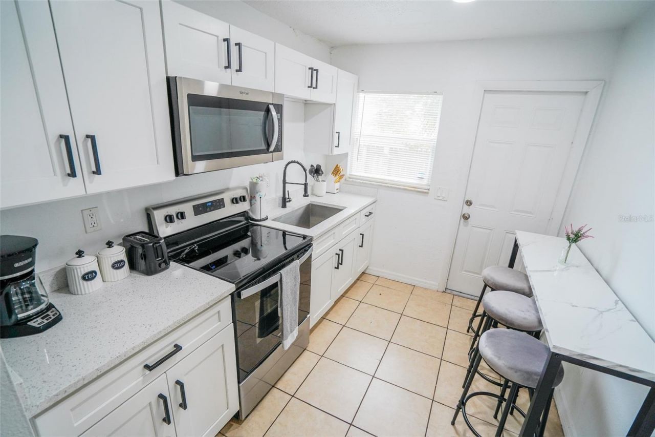 1361 29th Street S, Saint Petersburg, FL 33712 Photo