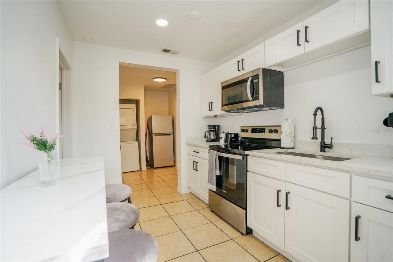 1361 29th Street S, Saint Petersburg, FL 33712 Photo