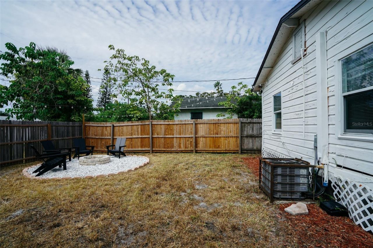 1361 29th Street S, Saint Petersburg, FL 33712 Photo