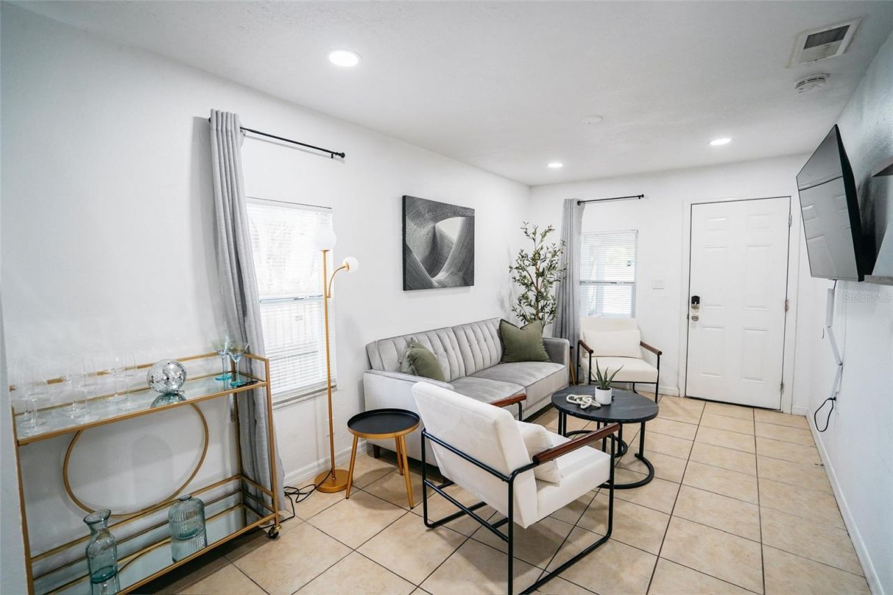 1361 29th Street S, Saint Petersburg, FL 33712 Photo