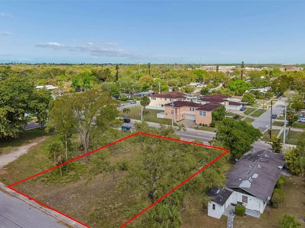 DR MARTIN LUTHER KING JR WAY , SARASOTA, FL 34234