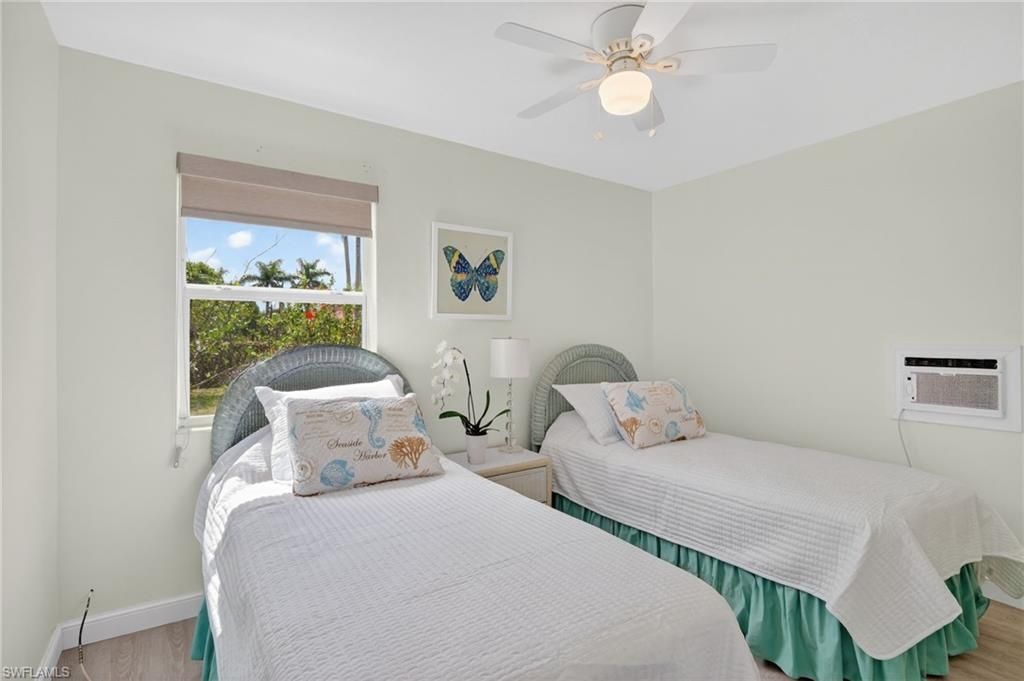 1189 6th Ln N, Naples, FL 34102 Photo