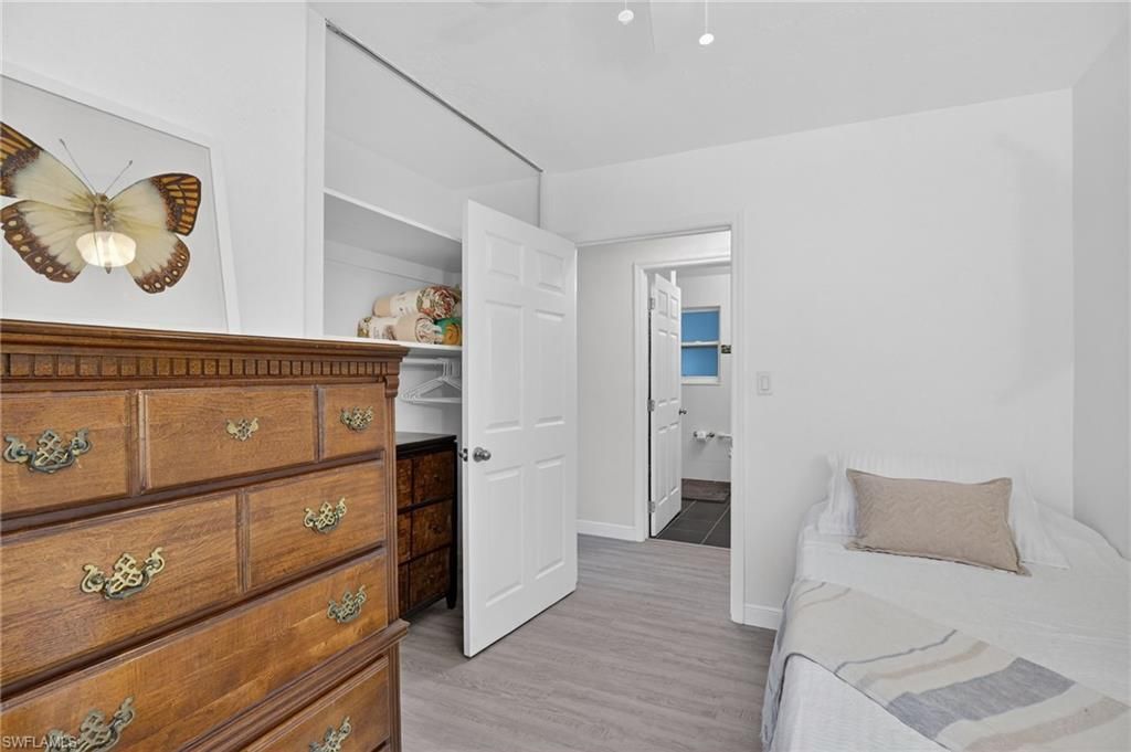 1189 6th Ln N, Naples, FL 34102 Photo