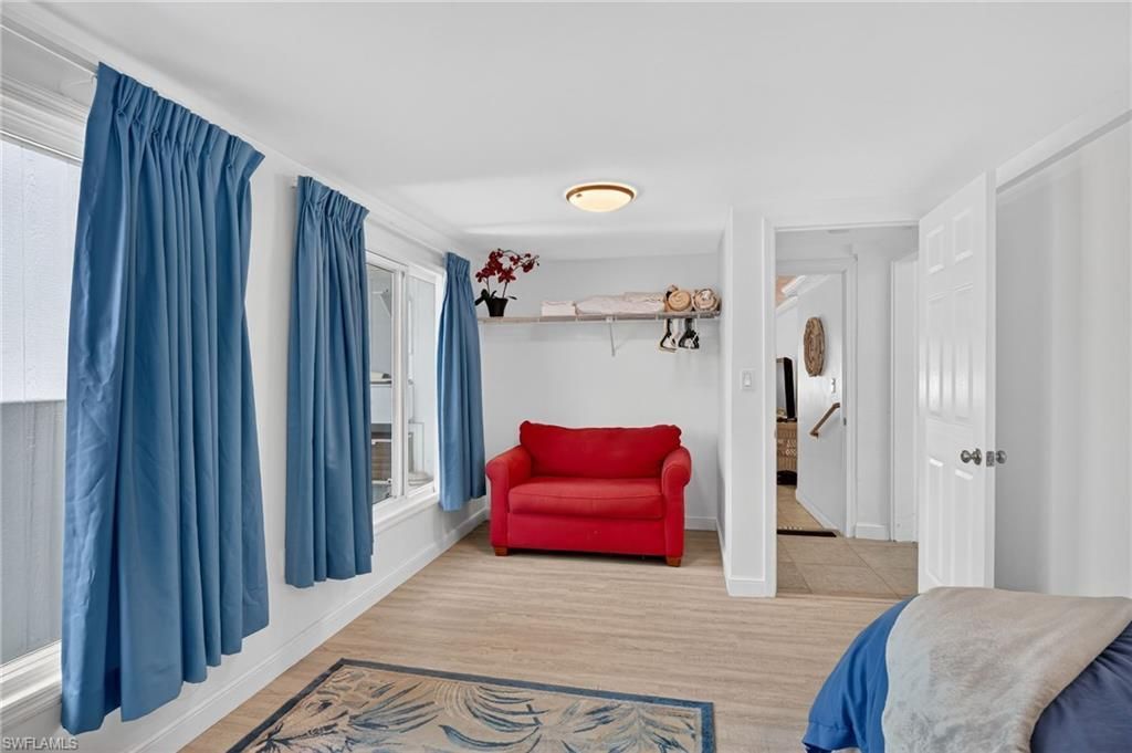 1189 6th Ln N, Naples, FL 34102 Photo