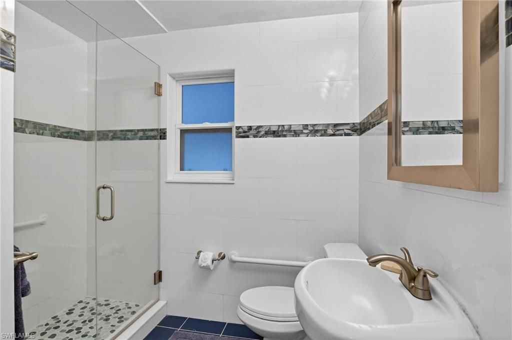 1189 6th Ln N, Naples, FL 34102 Photo