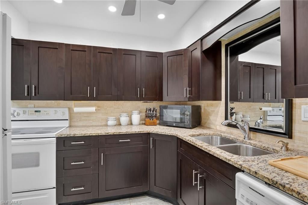 1189 6th Ln N, Naples, FL 34102 Photo