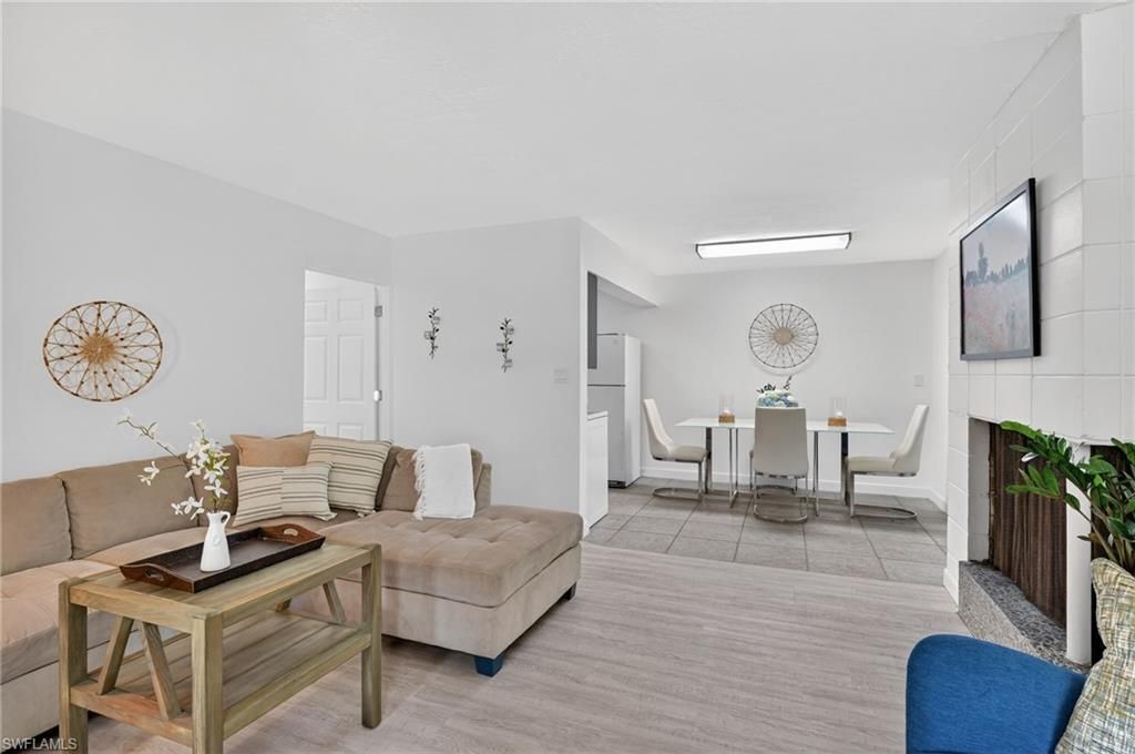 1189 6th Ln N, Naples, FL 34102 Photo