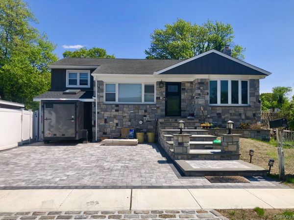 44 Bruce Lane, Westbury, NY 11590