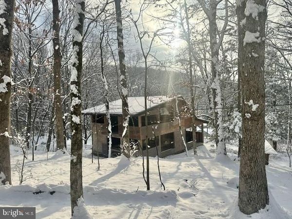 696 DUNKELS CHURCH ROAD, KUTZTOWN, PA 19530