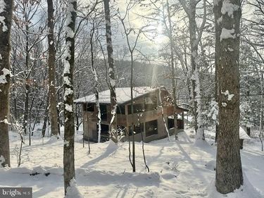 696 DUNKELS CHURCH ROAD, KUTZTOWN, PA 19530