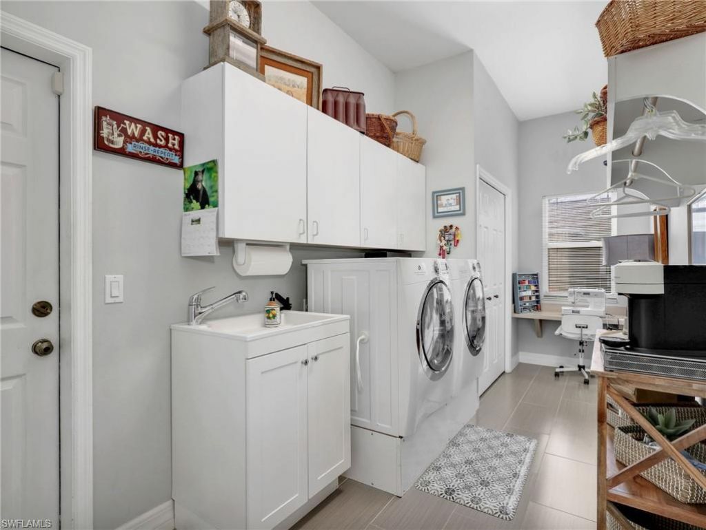 2033 Teagarden Ln, Naples, FL 34110 Photo