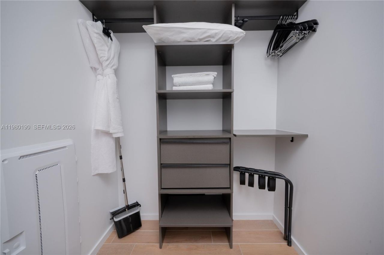 398 NE 5th St, Unit 2517, Miami, FL 33132 Photo