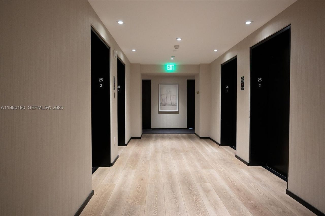 398 NE 5th St, Unit 2517, Miami, FL 33132 Photo