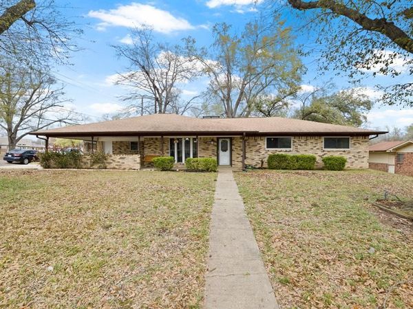 401 Hickory , Mount Pleasant, TX 75455