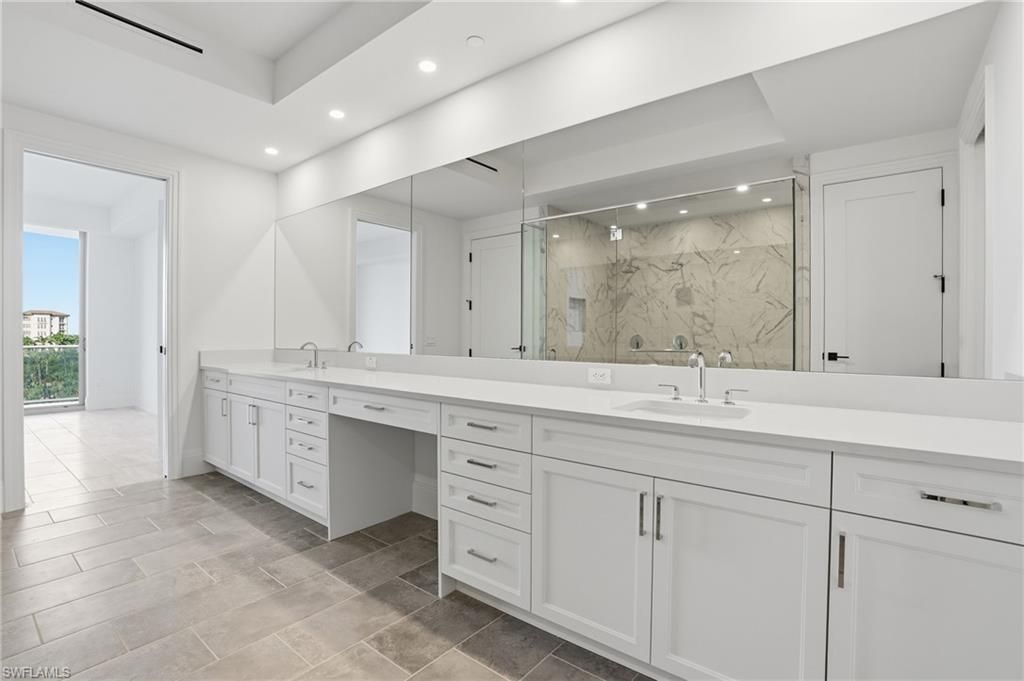 4810 Pelican Colony, Unit 404, Bonita Springs, FL 34134 Photo