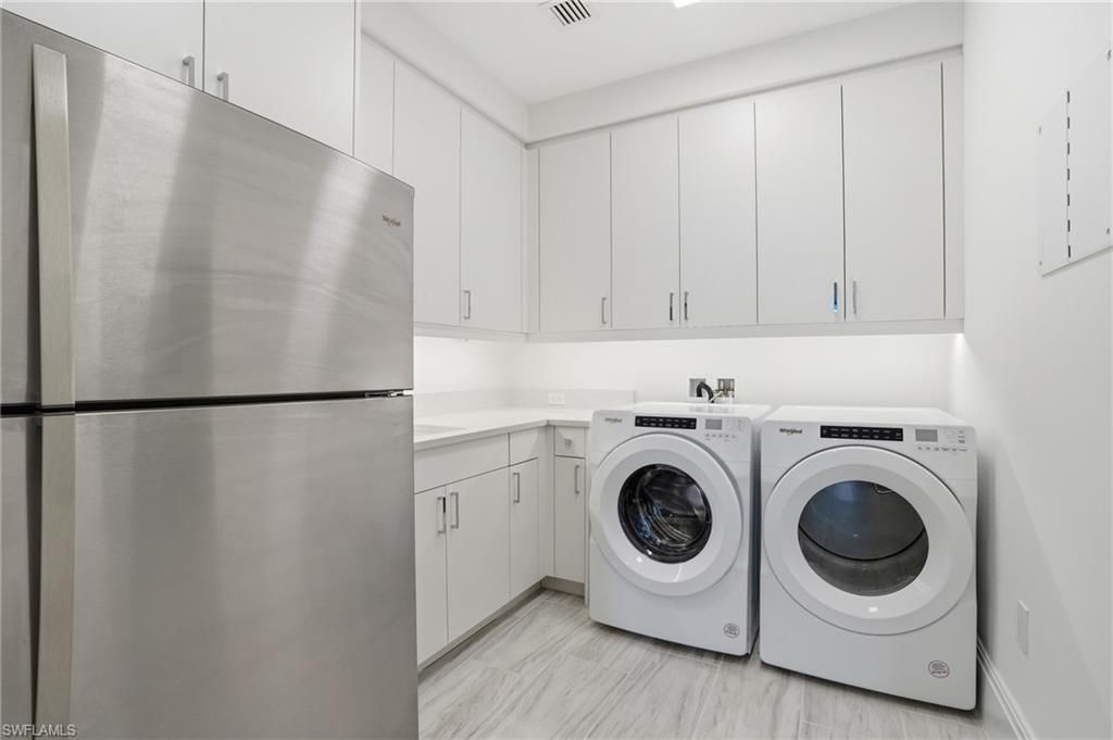 4810 Pelican Colony, Unit 404, Bonita Springs, FL 34134 Photo